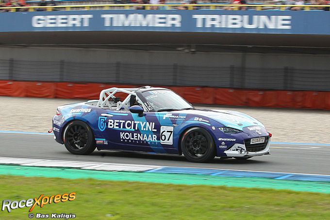 Timo de Graaff op weg naar podium in Mazda MX5 Cup