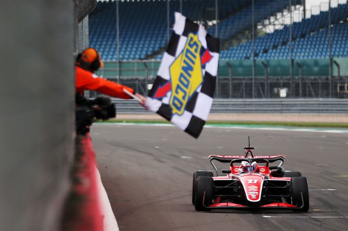 Slater schittert op eerste dag van nieuw tijdperk GB3-kampioenschap op Silverstone