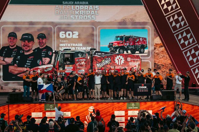 Zijn teamgenoot Loprais was tevreden met zijn tweede plaats achter Zala