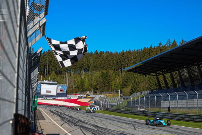 Rashid Al Dhaheri pakt overwinning in de tweede race