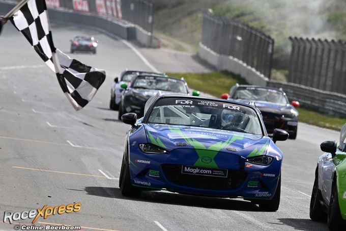 Delano De Ketele start ijzersterk aan Mazda MX-5-seizoen in Zandvoort